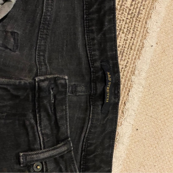 Men’s lightly worn and lightly faded black slim distressed Abercrombie denim. - Picture 4 of 5